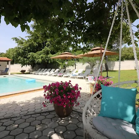Ferienhaus-mit-pool-in-porec-melisa-5 3*