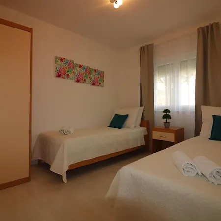Hotel Ferienhaus-mit-pool-in-porec-melisa-5 3*