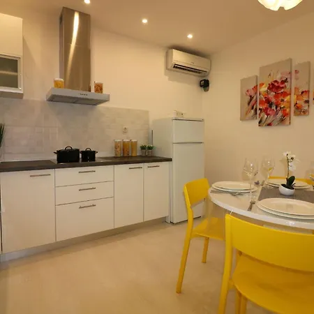 Ferienhaus-mit-pool-in-porec-melisa-5