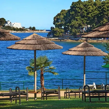 Ferienhaus-mit-pool-in-porec-melisa-5 3*