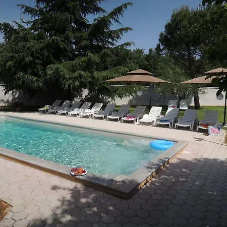 Hotel Ferienhaus-mit-pool-in-porec-melisa-5